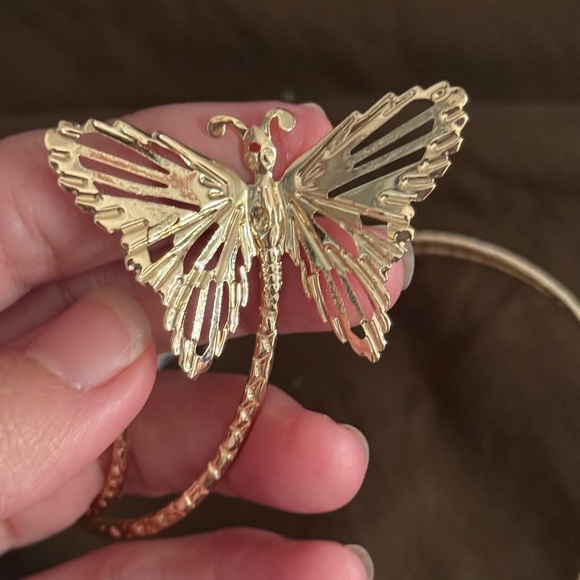 Roman Toga add on bangle in gold tone - Picture 7 of 15